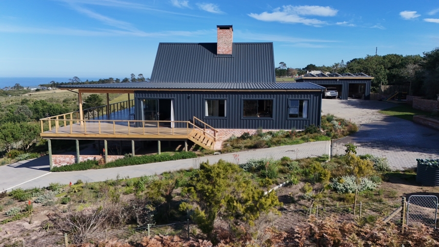 4 Bedroom Property for Sale in Hansmoeskraal A H Western Cape
